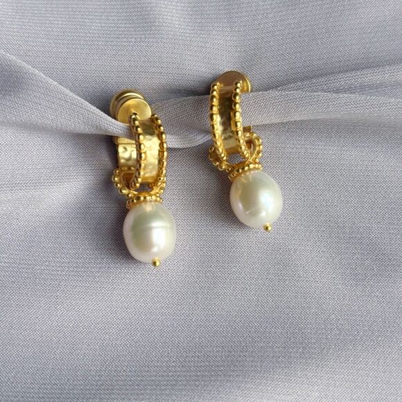 Brand New. $165 Julie Vos pearl 2 in 1 earrings. - Picture 6 of 7